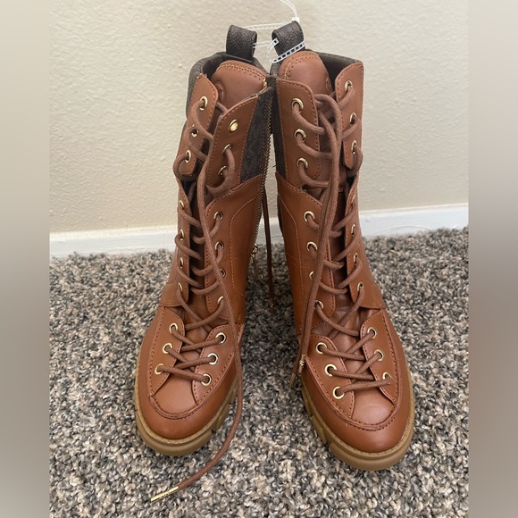 MICHEAL Micheal Kors Ridley Logo Print Lace-Up Bootie - Picture 2 of 9